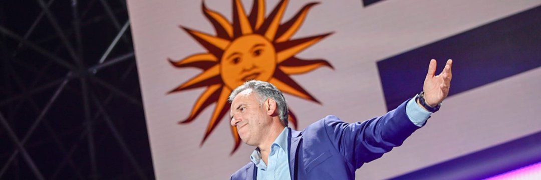 El candidato del #FrenteAmplio fue elegido #Presidente de #Uruguay. #YamandúPresidente.