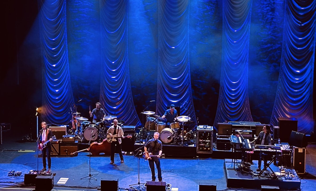 Decent weekend: <a href="/bellowheaduk/">Bellowhead</a> (<a href="/glasshouseicm/">The Glasshouse International Centre for Music</a>) and <a href="/JasonIsbellonly/">JasonIsbell</a> (<a href="/stocktonglobe/">Stockton Globe</a>).