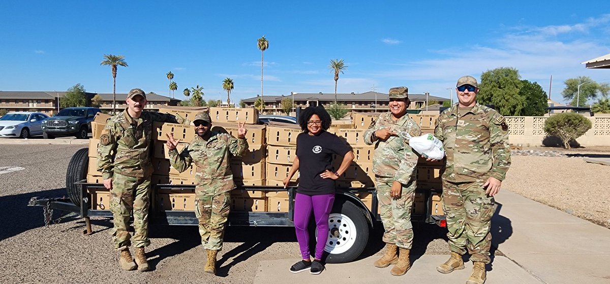 RonAzRealtor's tweet image. Lots of gratitude this time of year! Being able to thank our Troops by volunteering with Kiwanis Club of Litchfield  and  Operation Warm Hearts at the Turkeys for Troop event held at Luke Airforce Base ensuring their families could enjoy a Thanksgiving turkey dinner.