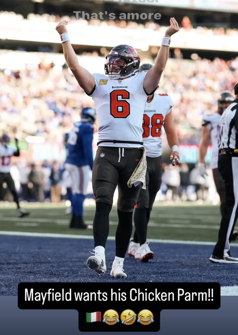 Firstclass1115's tweet image. Mayfield wants his Chicken Parm!! 🇮🇹😂🤣😂 #Bucs #football #win #italian #chickenparm #BOOM