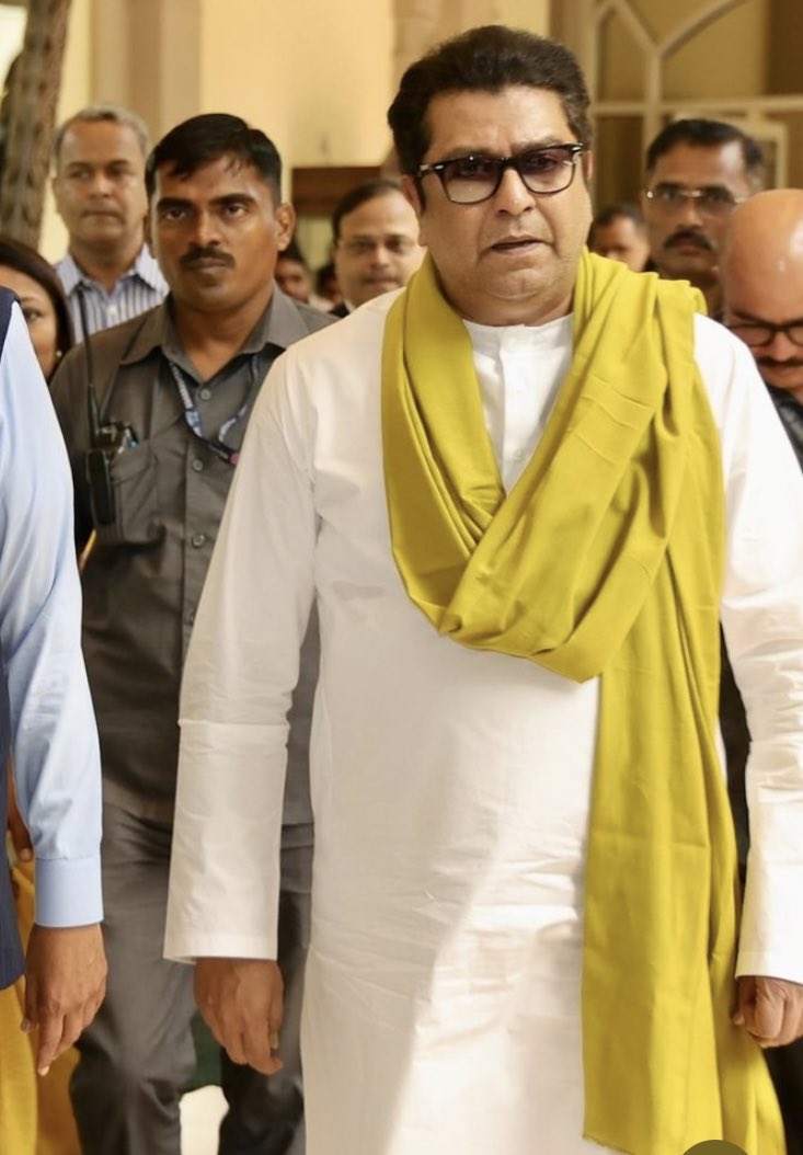 MhatreFrmAlibag's tweet photo. या माणसावर वार हे तेव्हाही पाठीमागूनच झाले होते,

आणि आजही पाठीमागूनच झालेत !!!💔 https://t.co/5STIjjnoRZ