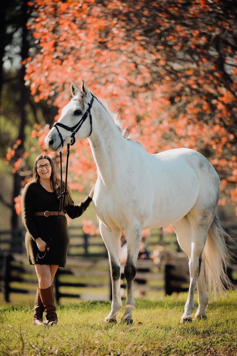 LV_Eventing's tweet image. I finalllyyy got professional photos done of me and one of my horses for the first time ever. Im always the one behind the camera, so it was funny to be the one in front of it this time