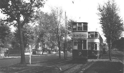 jordanbhx's tweet image. See the tree lined grass track central reservation? Birmingham pioneered these in the early 20th century. It’s why so many arterial routes in the city have wide grassed central areas to this day.