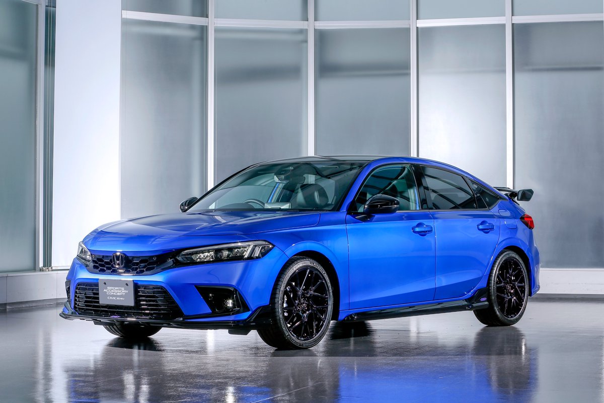 Honda_Access's tweet image. ／
カタログで振り返ろうVol.35
#Modulo30th🎊
＼

2022年、#CIVIC TYPE Rのテールゲートスポイラーに鋸歯(シェブロン)形状の実効空力デバイスを搭載‼

東京オートサロン2023では、TYPE R用のデザインを踏襲したテールゲートスポイラーを装着したコンセプトカーを公開したタムよ✨