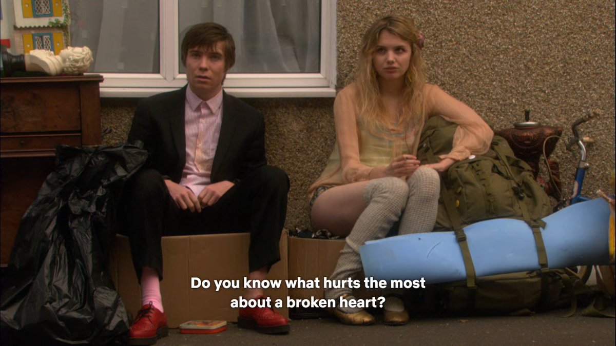 charmlessm4n's tweet photo. Skins (2007) ahre que era una cuenta de cine https://t.co/prudhVjgJj