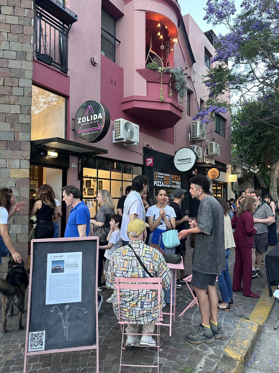 zolidagaleria's tweet image. Anoche inauguramos PRELUDIO PARA UN NIÑO SUICIDA de Santi Flores. Muy hermoso 🤍 todo. Gracias a quienes estuvieron presentes y acompañaron. Ya informaremos nuevas fechas para su visita con presencia del artista.