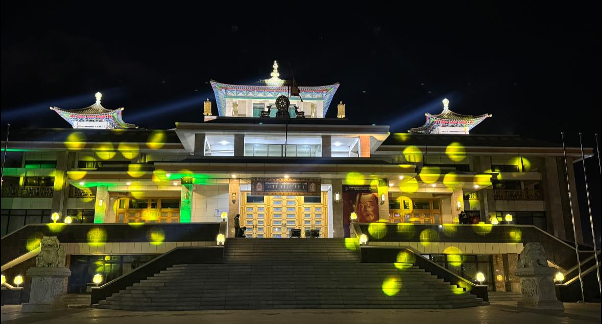 ӨНӨӨДӨР ЗУЛЫН 25
БУЯНЫ ЧУУЛГАН ӨГЛӨГ ТЭРГҮҮТЭЙ БОДЬ СЭТГЭЛ ҮҮСГЭН ЗУЛ ӨРГӨӨРЭЙ!
17:00 цагаас ЗУЛ ӨРГӨХ ЁСЛОЛ БОЛНО.