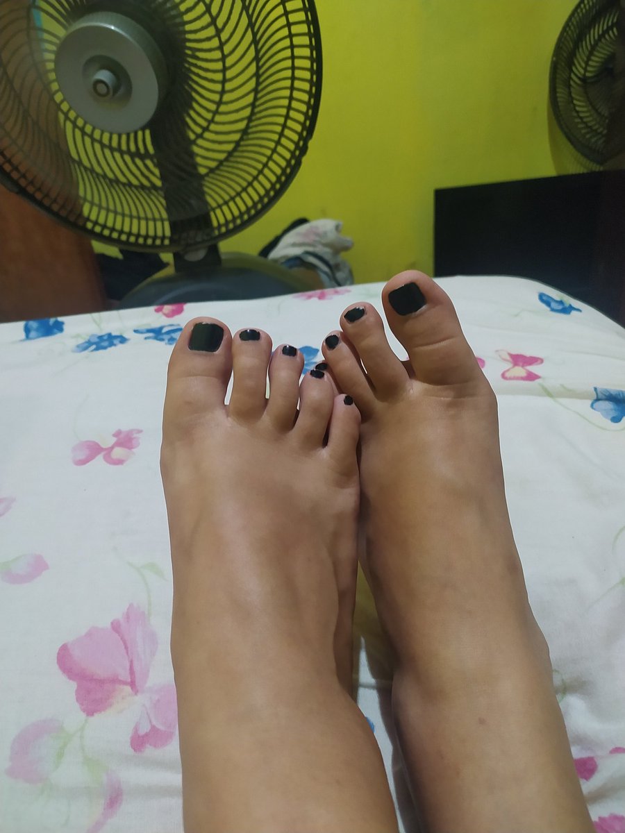 vrgs_dt's tweet photo. Fim de noite de domingo 😁
Dm aberta para pedidos!🔥#Feetworship #Paypig #feetfetish #Feet #Foot #Findom #Slave #packdope #pe #amopes #feet #foot #amopés #podolatria #pés #footfetish #pezinhos #compropacks #vendopacks #feetfinder
#packdope #pack #pesdemulher #nudes #fotosyvideo https://t.co/4cWRvtL0IP