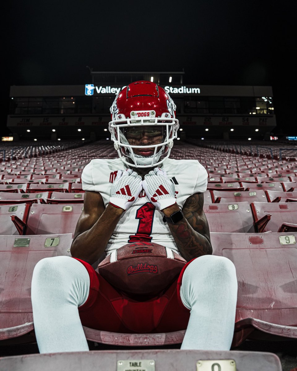 Enjoyed an amazing weekend with <a href="/FresnoStateFB/">Fresno State Football</a> and their amazing staff, thank you for the hospitality and making my family and I feel at home! Go Dawgs🐶#RedWave #csmisdbu #ogisdbu <a href="/Ogthetruth/">Coach OG</a> <a href="/coachTcsm/">Tim Tulloch Sr.</a> <a href="/tlbutler5/">CoachTB.CSM Football</a> <a href="/Coach_Sekona/">Coach Sekona</a> <a href="/CoachJimNelson/">Jim Nelson</a> <a href="/BrandonHuffman/">Brandon Huffman</a> <a href="/CSM_Football/">College of San Mateo Football</a>