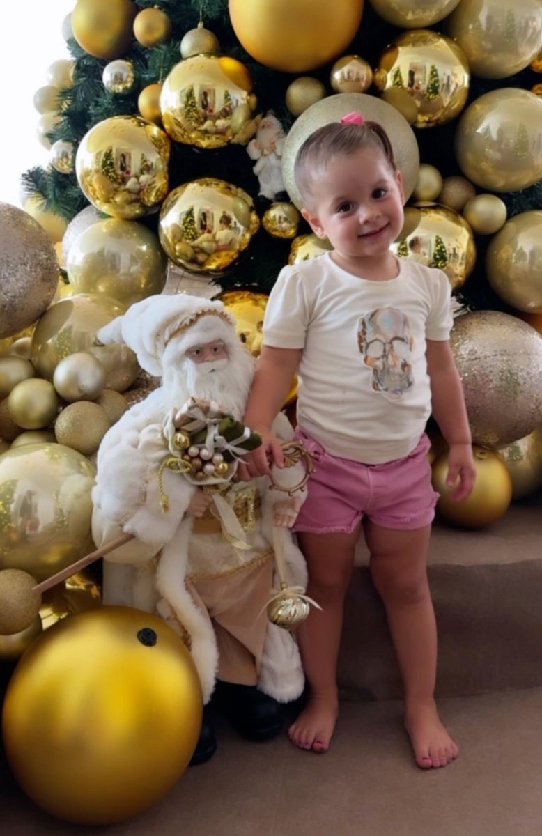 floflo você é a criança mais preciosa desse mundo! 💜