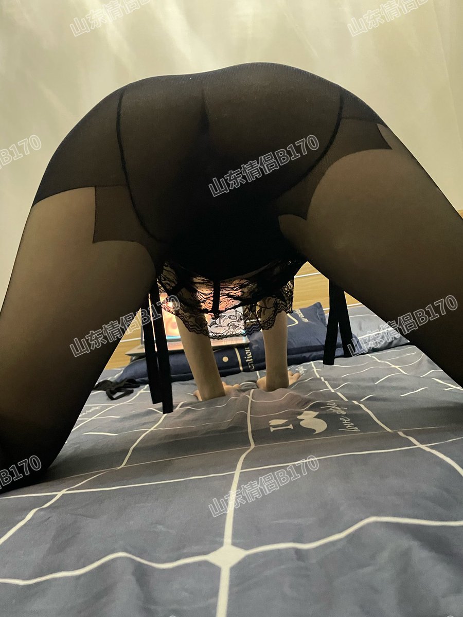 SDQL170's tweet photo. 一只看片待操的黑丝小母狗 https://t.co/DLZO5HBm2d