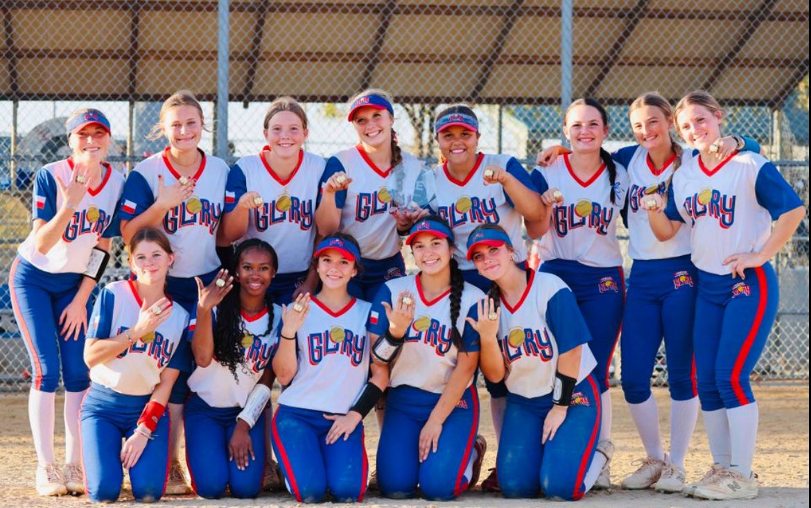 Last One, Best One🫶🏻What this picture captures is a 6-0 championship team that put in the work these past two weeks to come out on top. Their chemistry and fun they have is contagious and a joy to be around‼️ Congrats Champs‼️ Also thank you to all the parents for support‼️