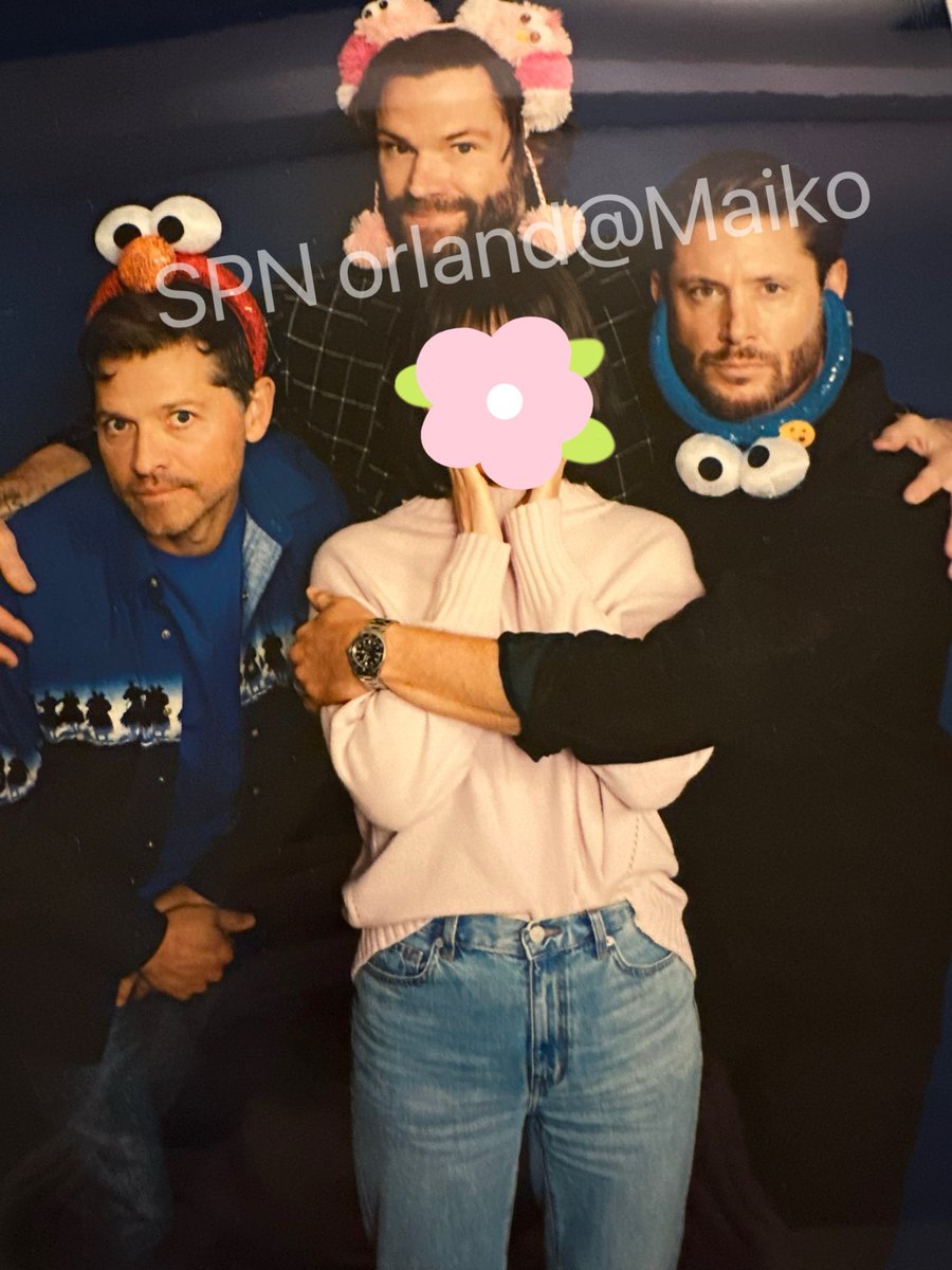 Maiko90913528's tweet photo. Sesami street and Clair again
(Jared headband's character is Moppy@universal studio Japan original)

#SPNOrlando
#SPNO https://t.co/8pTxGnTwZn