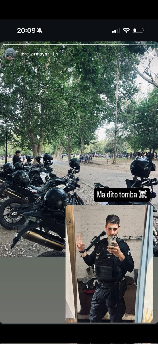 Barras_LATAM's tweet photo. Un policía que DISFRUTA y le DIVIERTE reprimir a los hinchas de Godoy Cruz

En manos de enfermos como este esta la seguridad de todos los hinchas del Fútbol Argentino

¡Encima aprobó el examen psicológico!https://t.co/e87C75FJHt