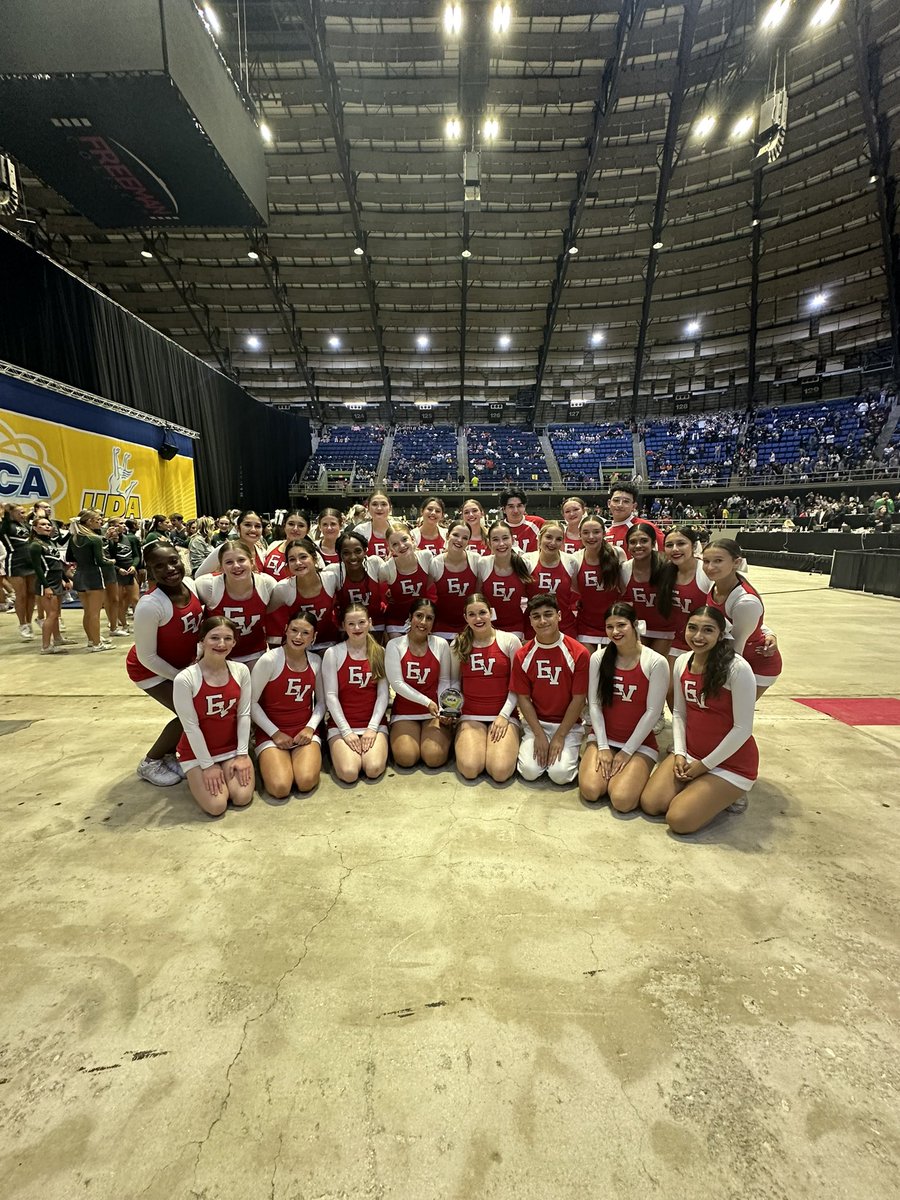 evpatriotcheer's tweet photo. Walking away with 6th place in the biggest division of the day at UCA Southwest Regionals in San Antonio! Everyone did great on the mat representing EV! Can’t wait to see what we can accomplish at our next comp. But first….Thanksgiving break! Enjoy everyone! ❤️ #thankful https://t.co/OWD4vbuWLw