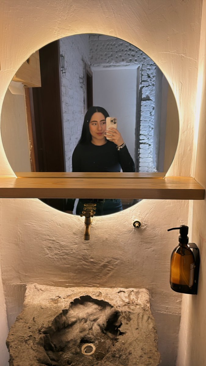 lumiyk's tweet photo. “Ya te veo feliz”.

“Me cagaba que nunca tuviera la atención de acompañarte cuando te ibas”.

Ay apa, sé que te cuesta hablar de ciertos temas, pero gracias por intentar y hacerme esos dos comentarios tan valiosos. https://t.co/GRiGmkiFul