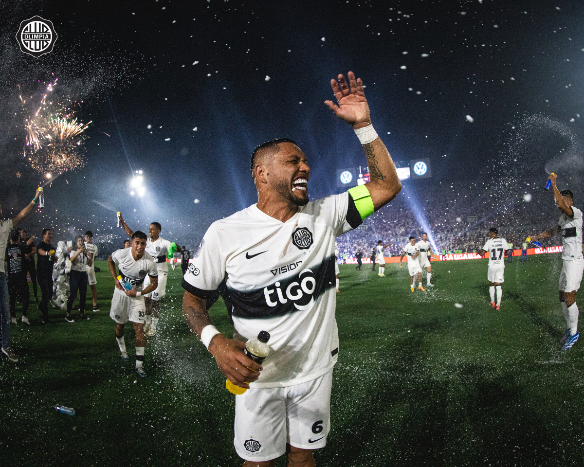 OLIMPIA TE AMA, CAPITÁN.