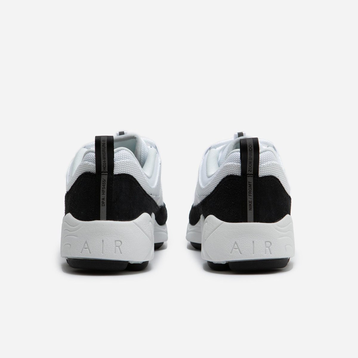 RETAILER LOOK: Fragment x Nike Air Zoom Spiridon SP "White/Blue Void" ⚡

🗓️ December 5th, 2024
📝 HF5455-100 (MENS)
💰 $170 USD
💵COP OR 🚮DROP?