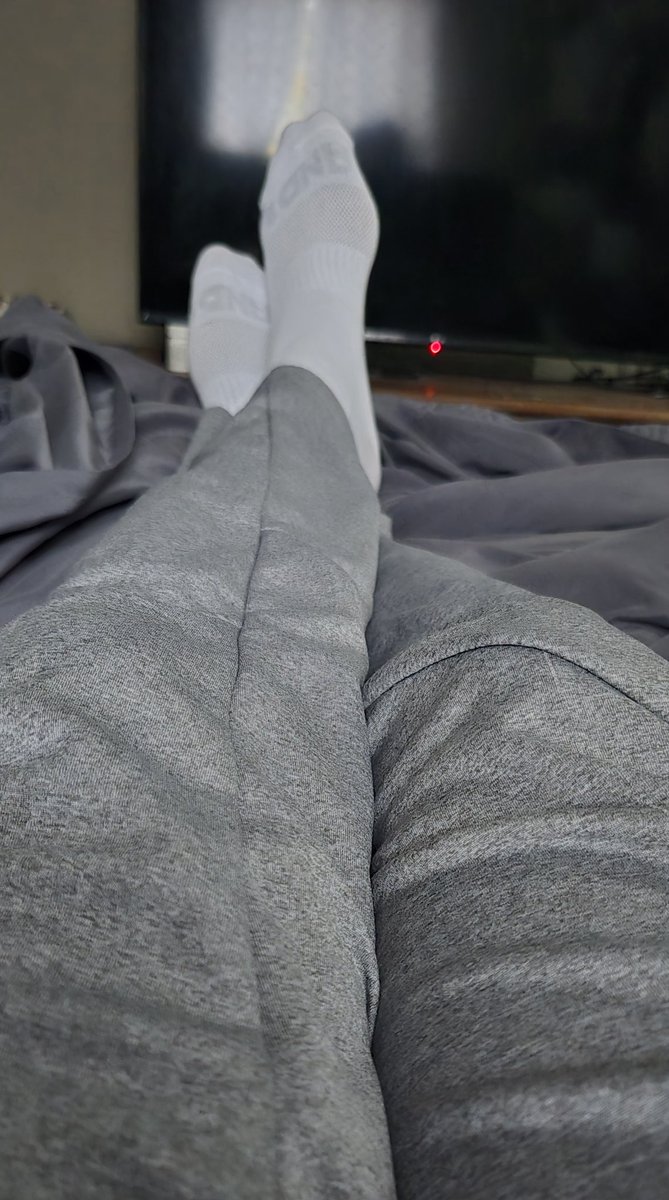 vers_top78's tweet photo. Back from the gym.  #Whitesocks. https://t.co/NkqE4u2REI