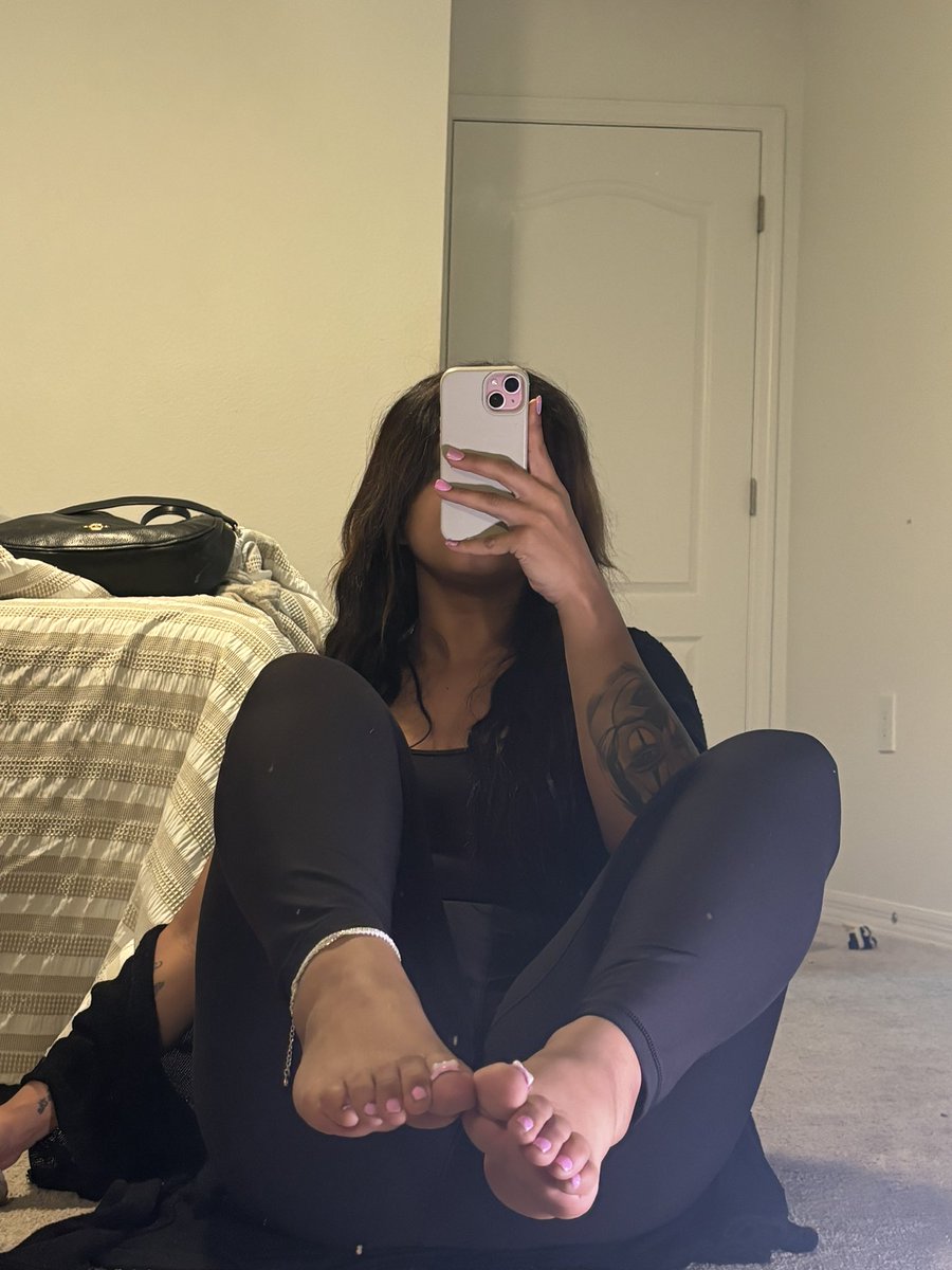 obeydiosa's tweet image. My toes all in your mouth