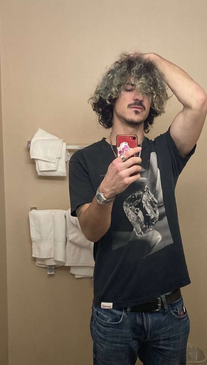 castlearc's tweet image. Waking down to special K at 6 in the morning