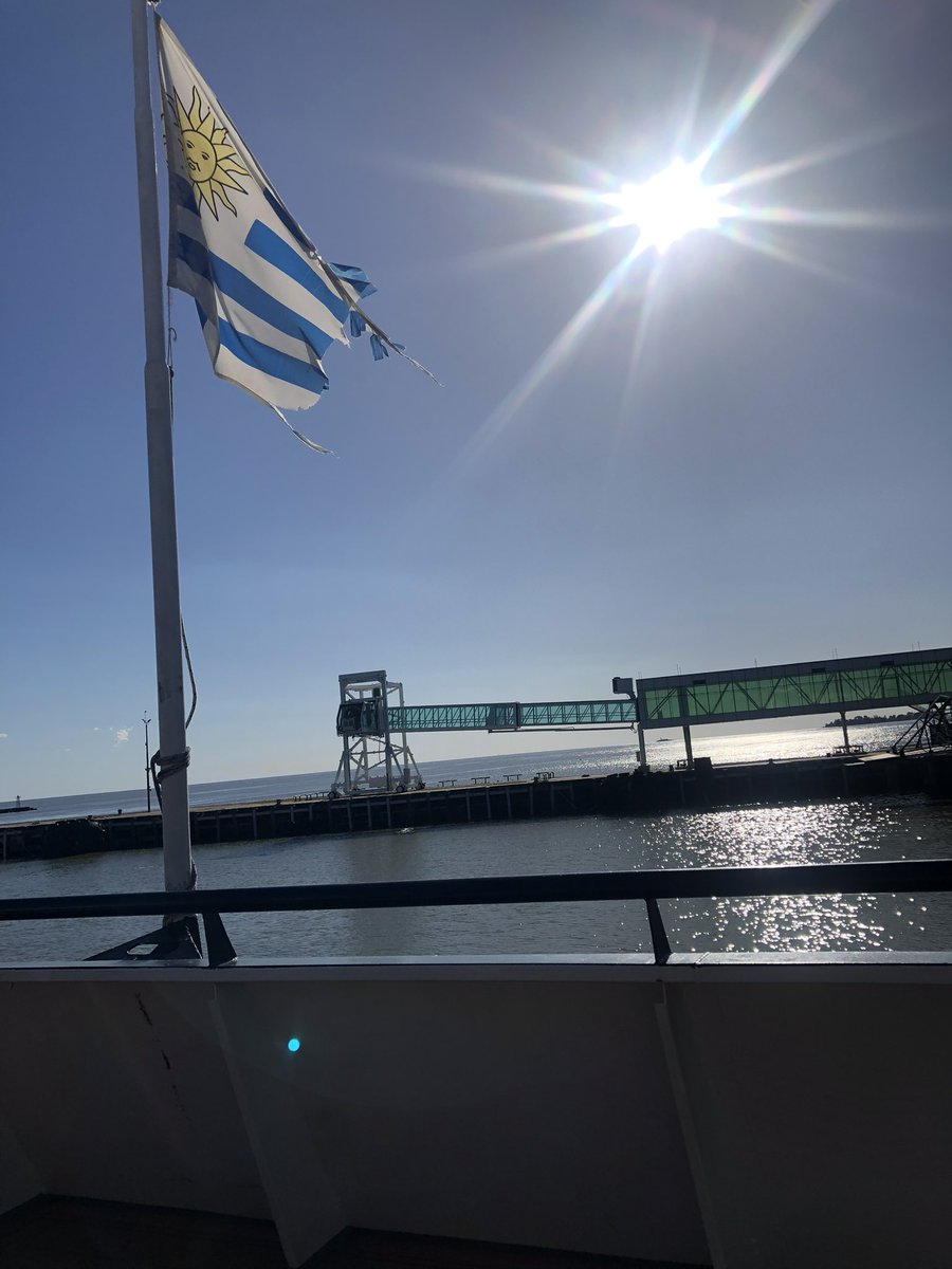 Felicitaciones a todos los uruguayos. Espectacular jornada de la democracia. Nuevo presidente: Prof. Yamandú Orsi.