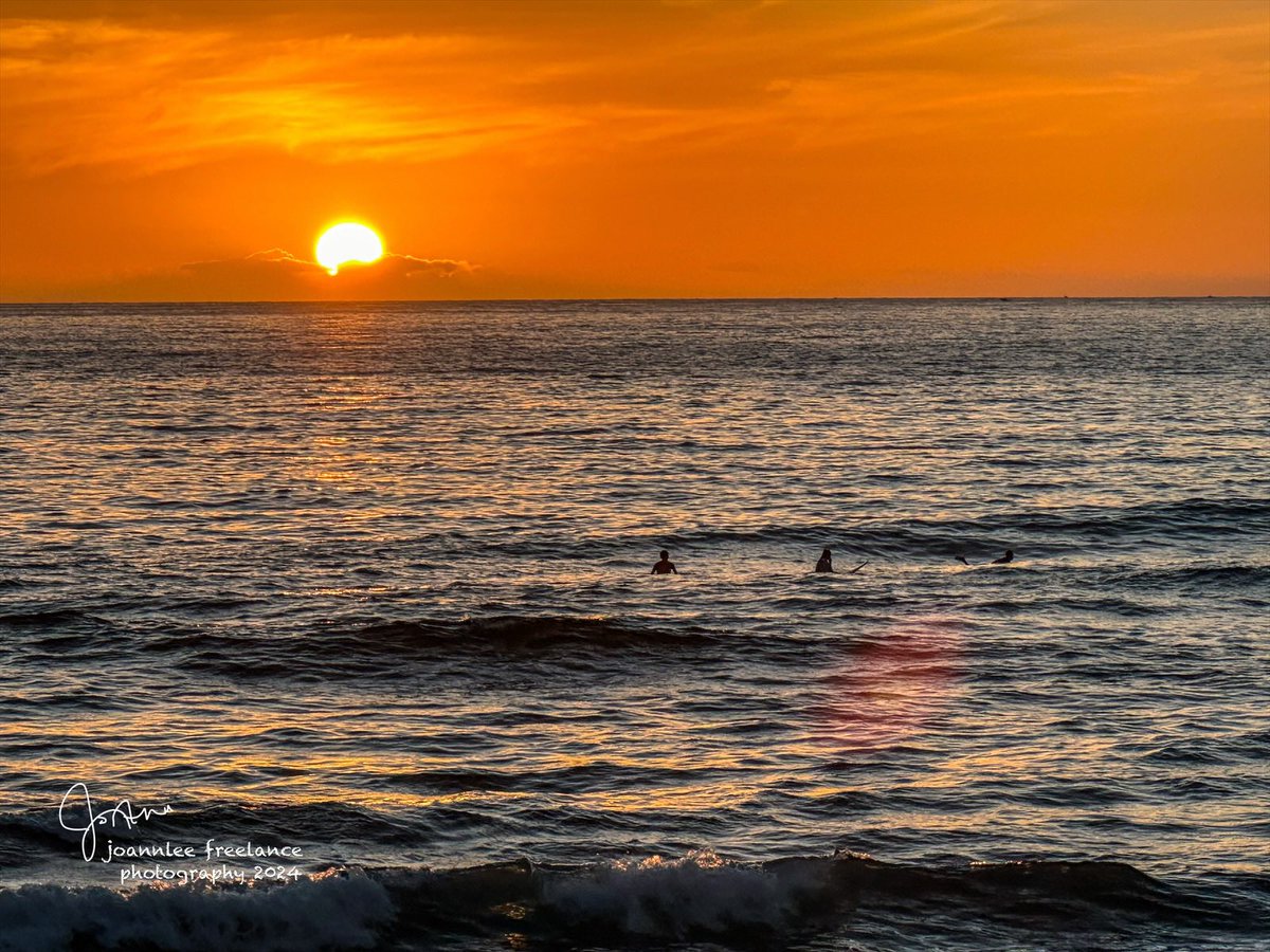 One of many Kona sunsets we got to watch. #Sunset #Kona #Sundayfeeling