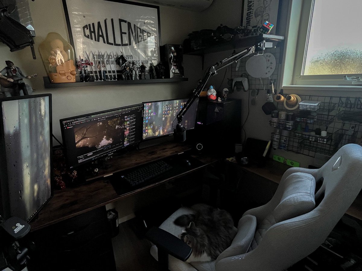 Keentty_'s tweet photo. １年経ってこうなりますた
一緒に遊ぶ人どこ？（白目）

#お前らのpcデスク周り晒していけ #デスク周り #PC環境 #ゲーミングPC #PCデスク #PCゲームフレンド募集 https://t.co/GHwO2GpyLT