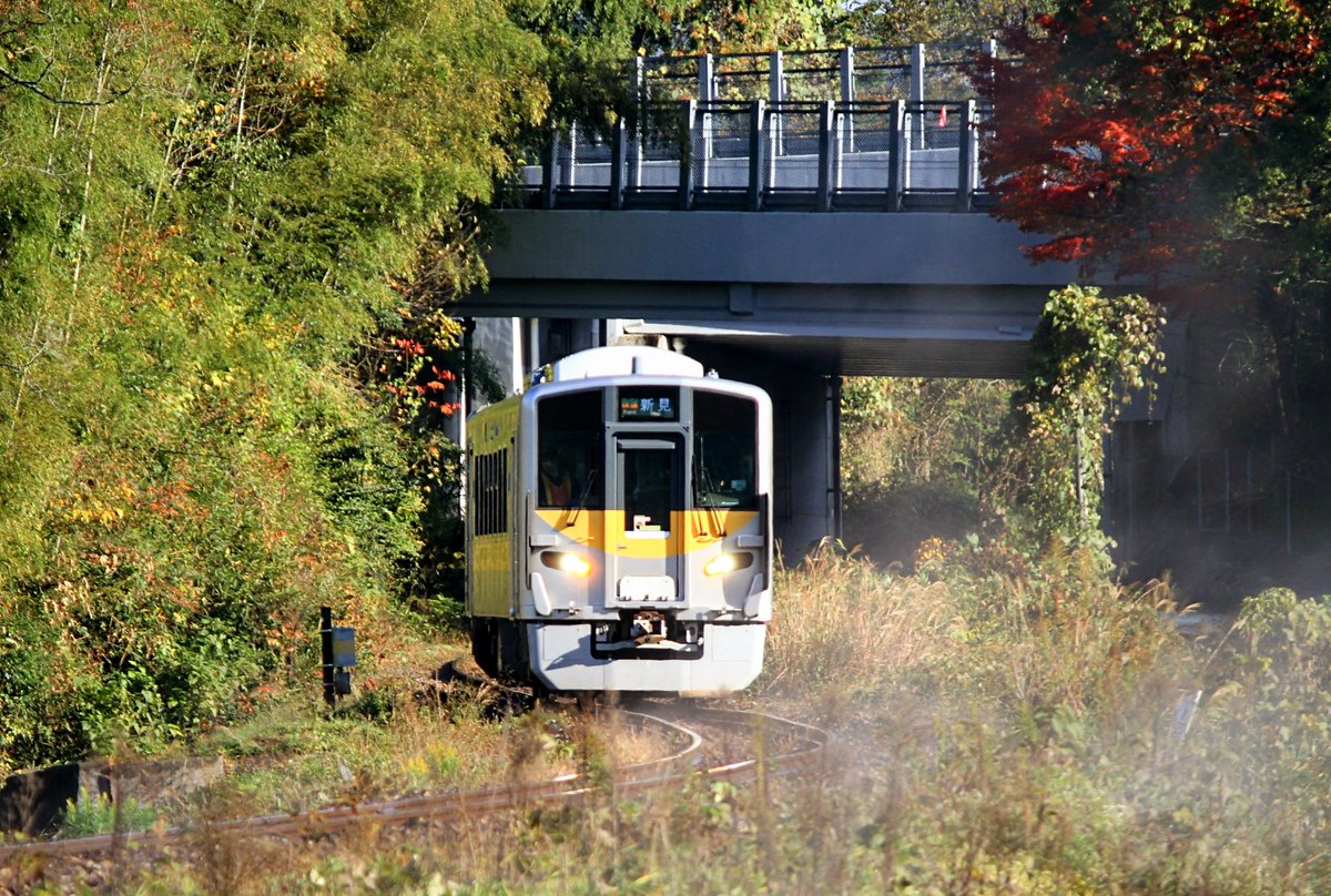 Orihana_Kei's tweet photo. ＃姫新線
＃DEC700

昨日はDEC700形の姫新線での営業運転が最終日だったので下り列車のみ撮りに行って来ました♪

①〜④１ヶ所目…姫新線　美作追分→美作落合

追っかけしたので続きは後程… https://t.co/1Lq6RSKnUx
