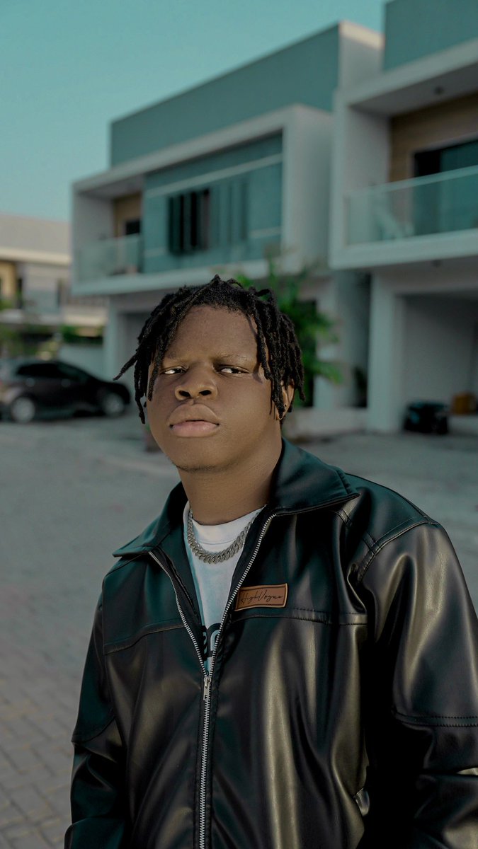 Facebook just pay me 3million naira today, I wan share 1million to my fans and keep 2million with me, so wat can 100k get for you rn