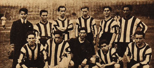 revistaelzorro's tweet photo. David Arellano jugando por el equipo de profesores de Santiago. 1923 https://t.co/oWxYRO1Szx