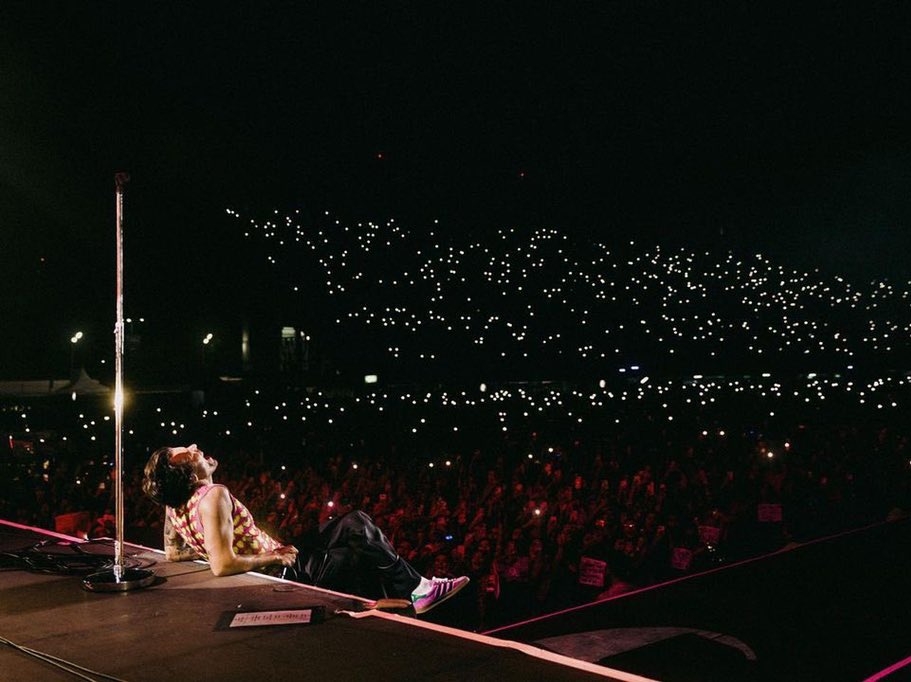 HarryMexOficial's tweet photo. DOS AÑOS DE HARRY EN SU PRIMER FORO SOL ❤️🇲🇽 https://t.co/4x5tyc9SPp