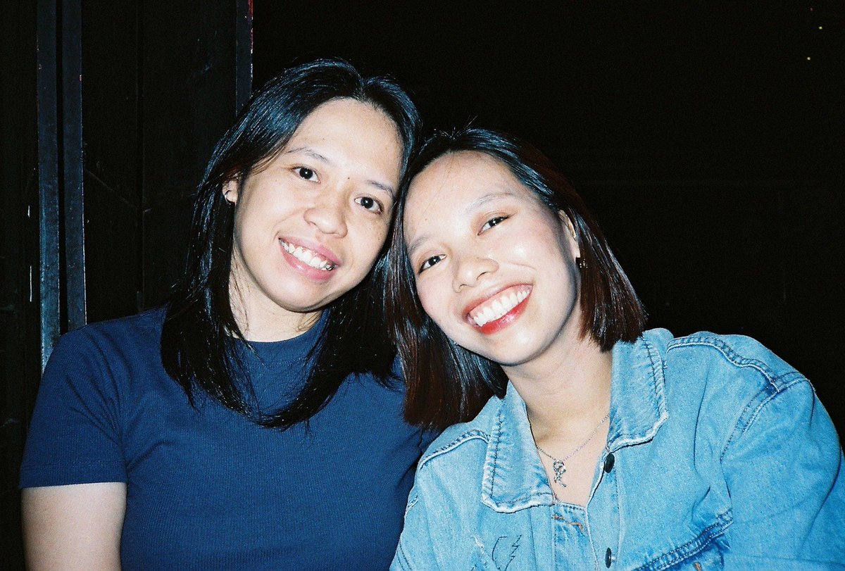jengny's tweet photo. friends who gave and made time ♡✨️ #birthweek https://t.co/bloufd8uF2