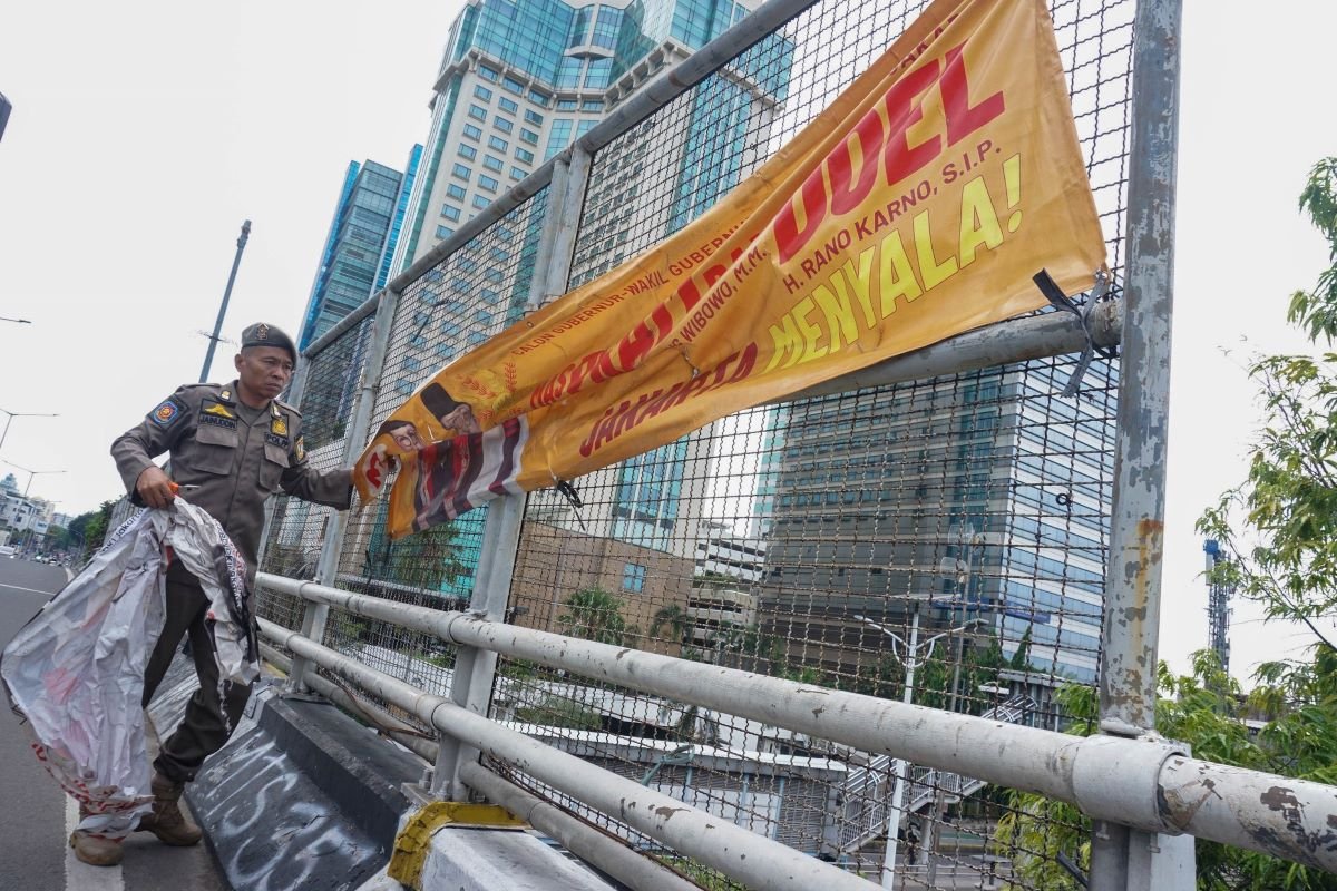 tempodotco's tweet image. Pelanggaran terhadap Netralitas di Pilkada 2024 Makin Masif. Ke Mana Bawaslu?