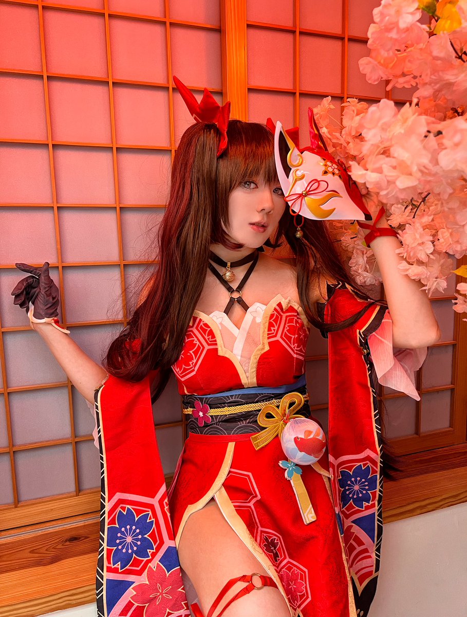 yuliko0929's tweet photo. 狐のお面🦊🎭
#花火 #HANABI #HonkaiStarRail #写真 #撮影モデル #cos #ポートレート https://t.co/Qexmt5HdIc