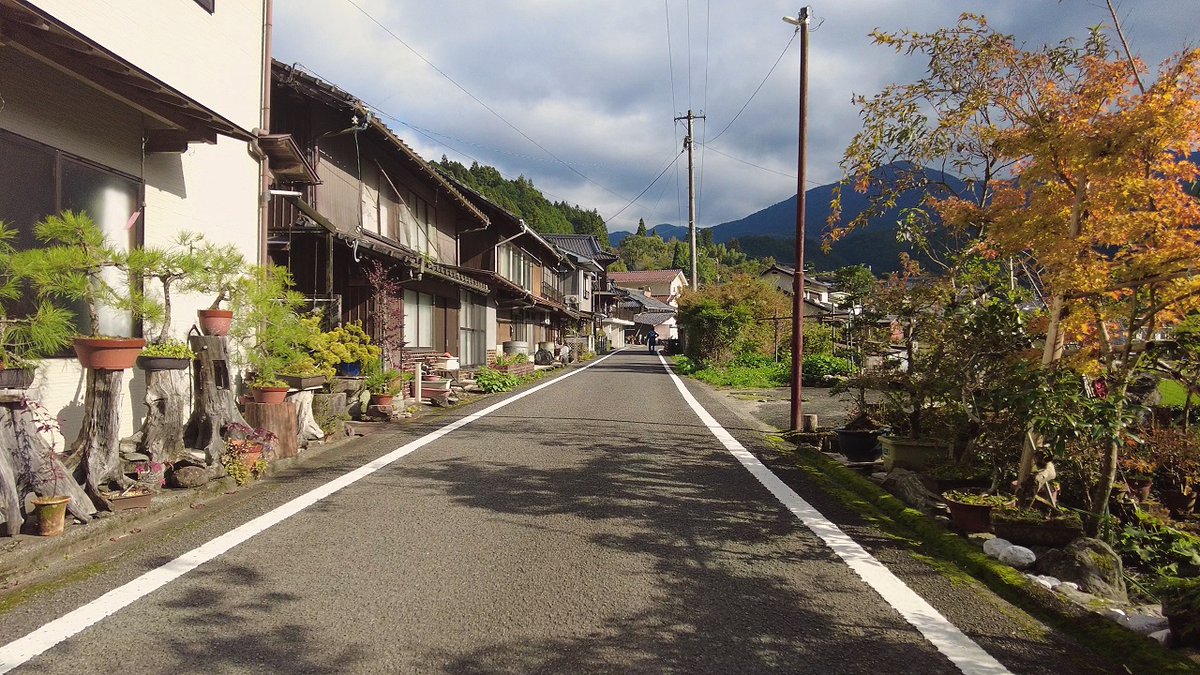 wtlsij's tweet photo. “Japanese mountain townscape that leads you to sleep - Oda, Ehime【4K】”
YouTube - https://t.co/3aJRPQJqJp ← Let’s check the video!

This village, Oda, is in the central part of Ehime Prefecture, Japan.

#wtlsij #Japan #walk #relaxing https://t.co/tTiNF5zpOY