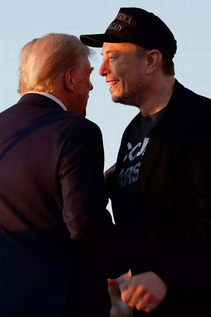Crazymoments01's tweet photo. @elonmusk AMERICA LOVES THIS DUO https://t.co/kJjmVMRuOA