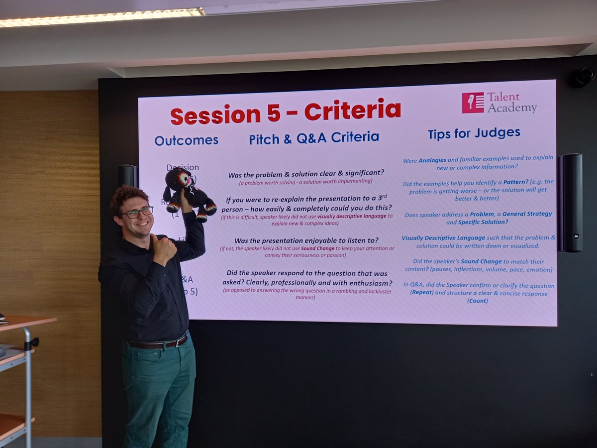 UofA #CaRST: Check out the last training our Mascot, Atlas, completed "Pitching Bootcamp"! He is now a pro at Pitching his research! 
Congratulations to all the participants and Atlas for completing the course! Thanks to <a href="/TalentAcademyAU/">Talent Academy</a>  and Tom Hendrick for an amazing program!