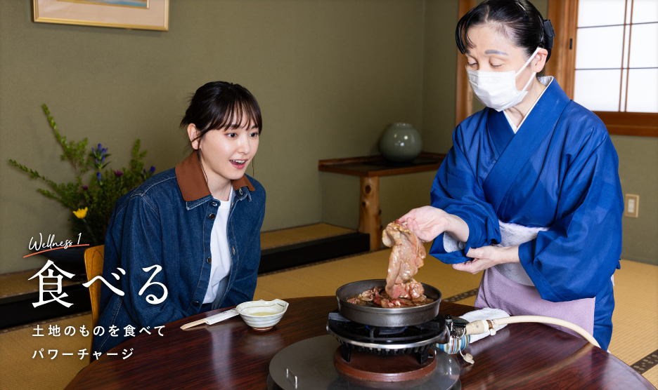 oricon's tweet photo. 新垣結衣、赤ニット映える旅コーデ
『旅色』表紙で伊勢志摩巡り🍁

プライベートで訪れた印象深い旅についても
https://t.co/Cf6jTvtZfI

#新垣結衣 https://t.co/yl98RRJz02