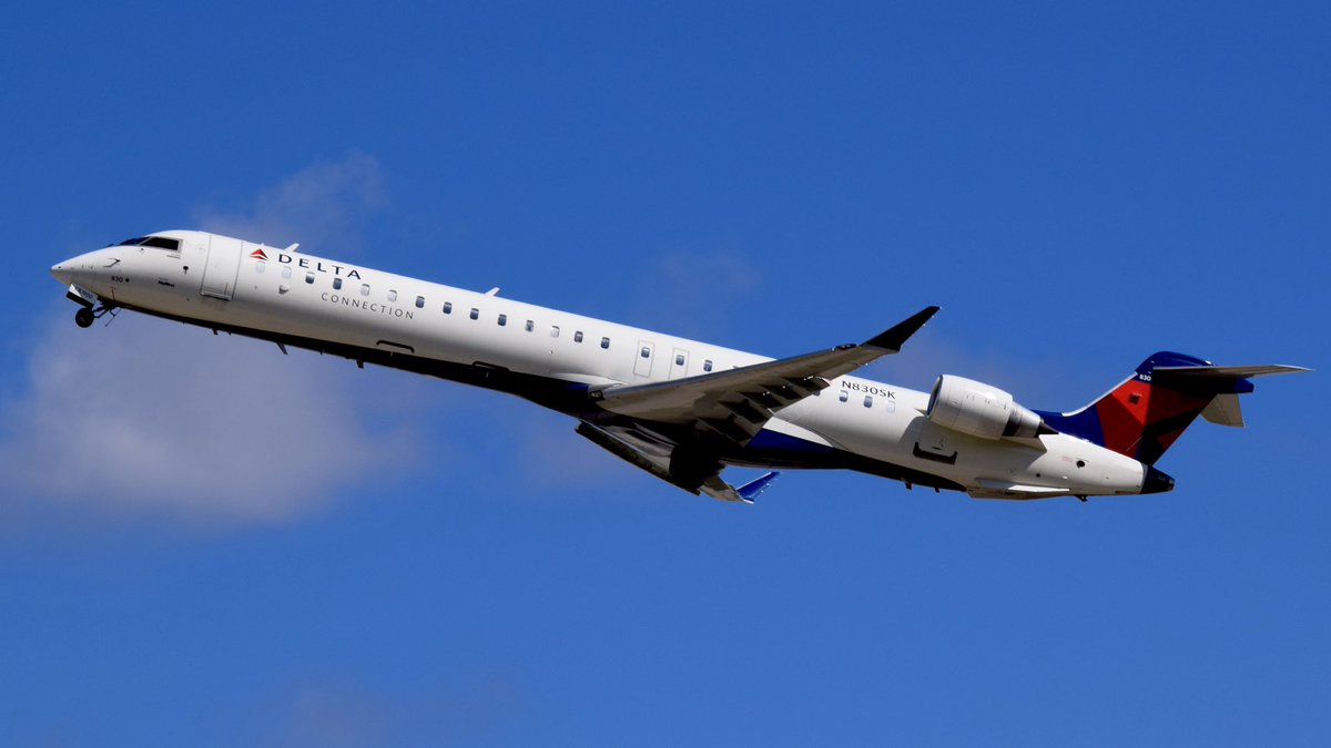 AdamDH67's tweet photo. Delta Connection CRJ 900
KGRR June 2024
Nikon D3300
#delta #crj900 #aviation  #planespotting https://t.co/99dG8zSKuO