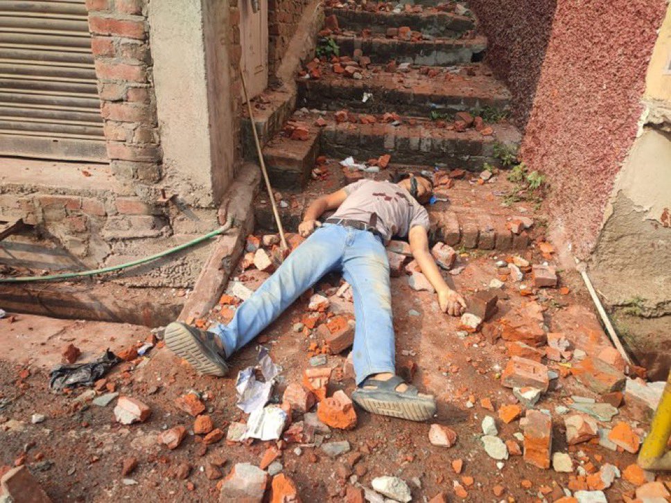 RealBababanaras's tweet image. Pic 1.Muslims who instigate 
Pic 2. Muslims who face repercussions

#Sambhal #SambhalViolence