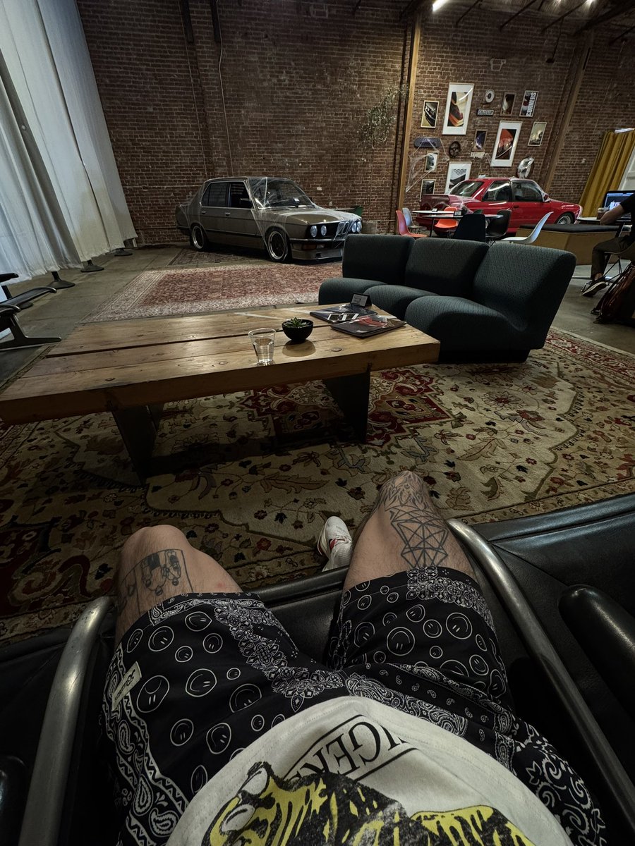 lil jacket guy tweet media