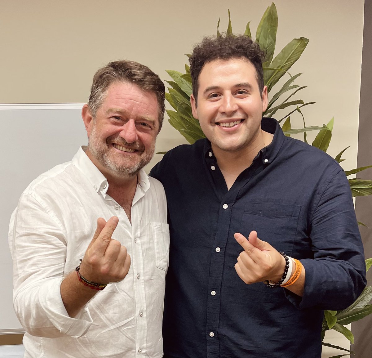 _magallanico's tweet photo. ¡Ganamos!

Claudio @Orrego es reelecto Gobernador de Santiago, y con él, un estilo de hacer política, una forma de enfrentar los problemas de la ciudad y una pasión por hacer de la gestión pública un instrumento de servicio a quienes más lo necesitan.

#SaberGobernarConTodos 🫰🏻 https://t.co/we8pwIlrOk