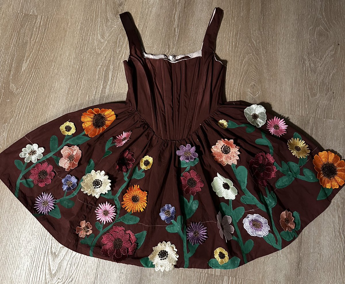 madmadlove13's tweet photo. just finished the front of my closing night dress 🥲 https://t.co/c65LqdQIaD