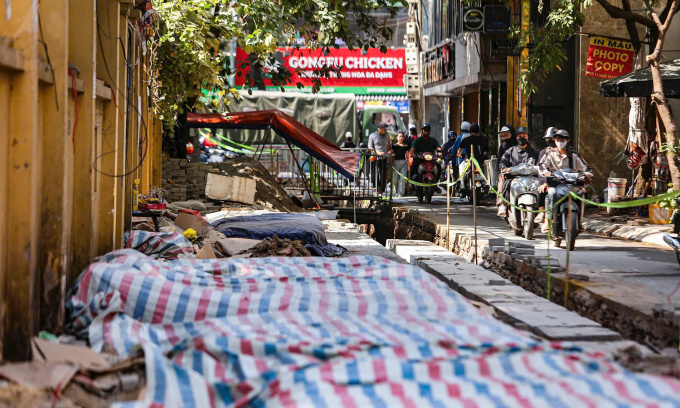 seaarch's tweet photo. 150 human remains were found under Tay Son Street, Hanoi, during drainage work. Linked to a historic cemetery, these remains may be relocated if unclaimed.#southeastasianarchaeology #Vietnam #Hanoi #DongDa #humanremains #urbanarchaeology
https://t.co/xX6MneZJA9 https://t.co/Y6ZgrcLPtS