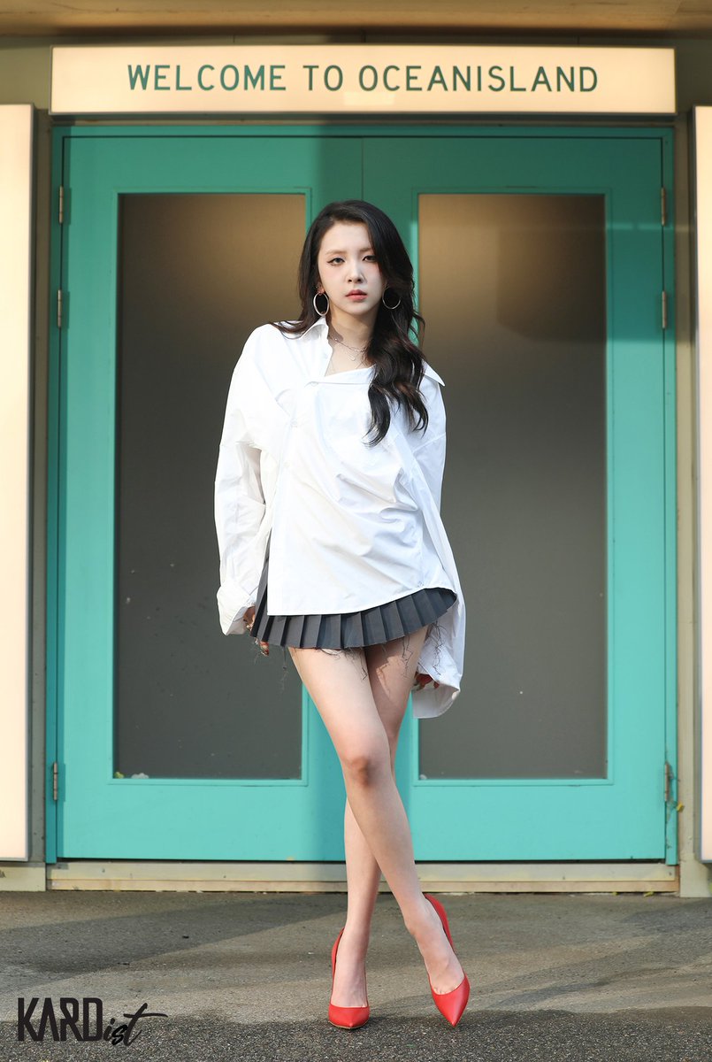 ratedzziwoo's tweet image. she can step on me y&apos;know