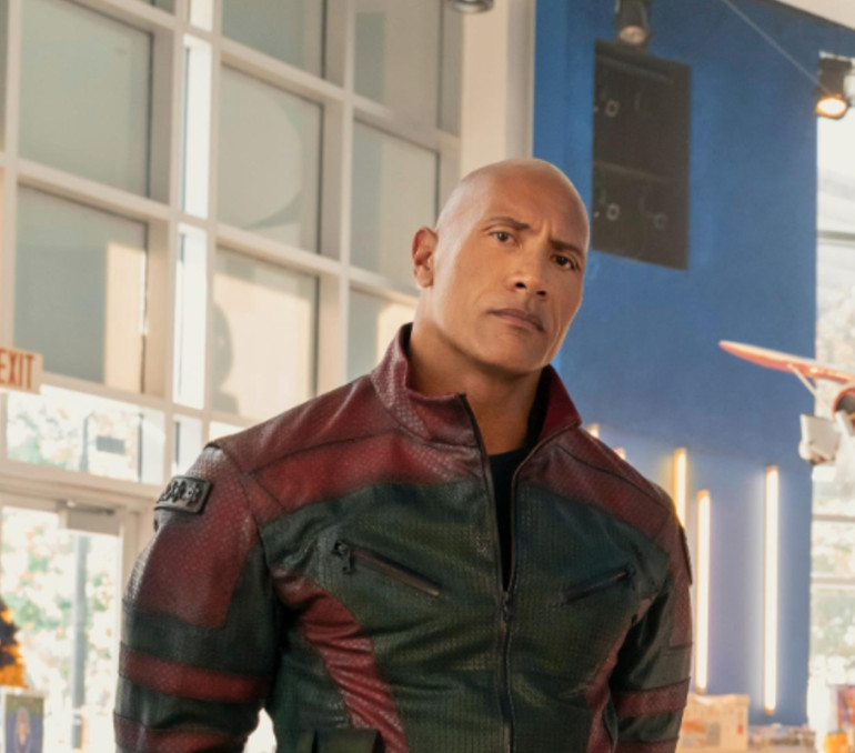 CultureCrave's tweet photo. The Rock says people should be able to sing in movie theaters  

"You’ve paid your hard earned money for a ticket, and you've gone into a musical, and you’re into it. Sing" 

(via @BBC) https://t.co/BWG3GA3x8h