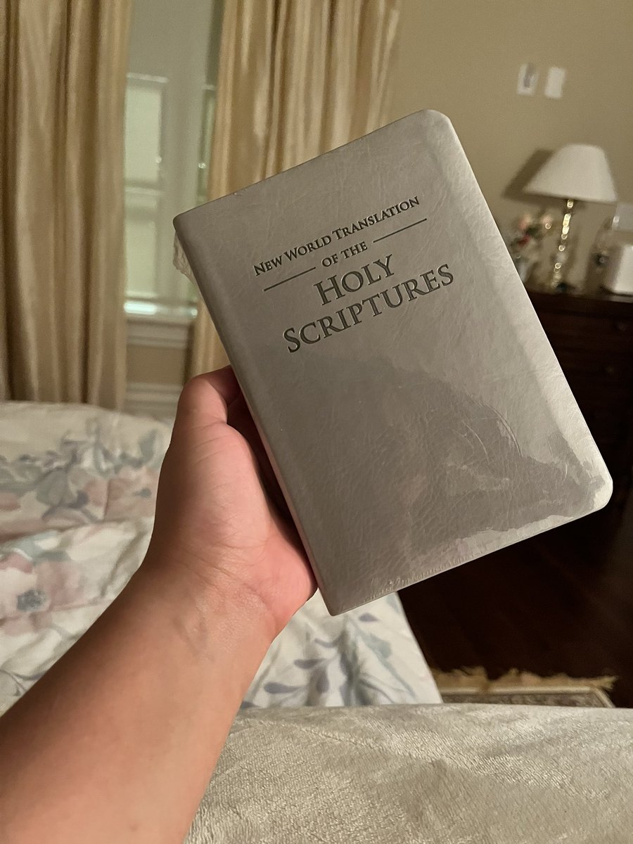1025cgt's tweet photo. A new Bible from my aunt’s boyfriend after seeing my Bible that I’m using in my devotion and each time we watch online service❤️ https://t.co/qTSezJ8Usd