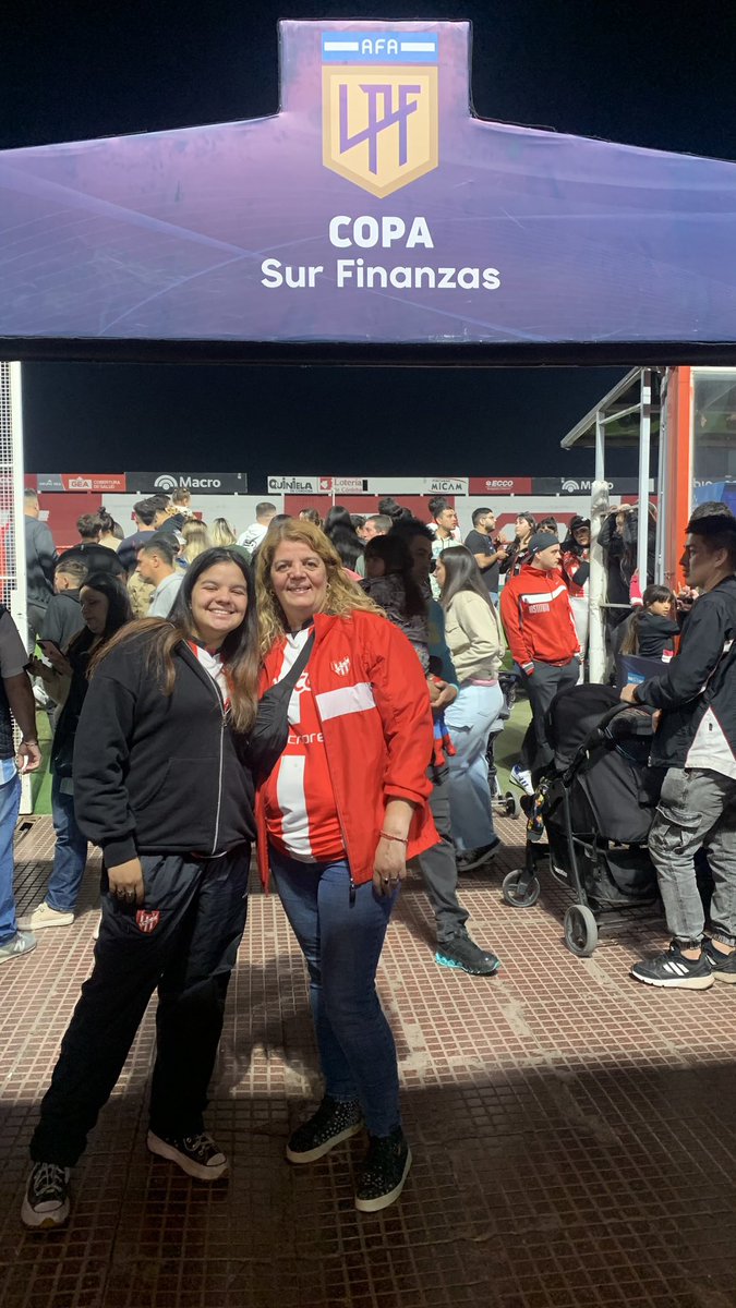 A la que me enseñó este amor tan hermoso por instituto desde diempre 🥹 feliz cumpleaños mami y que sea siempre con gloria ❤️🇦🇹