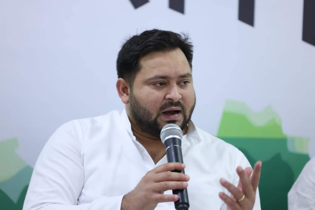 rupeshkumar0911's tweet photo. तेज रफ्तार तेजस्वी सरकार, https://t.co/2U3BXGa6Kx